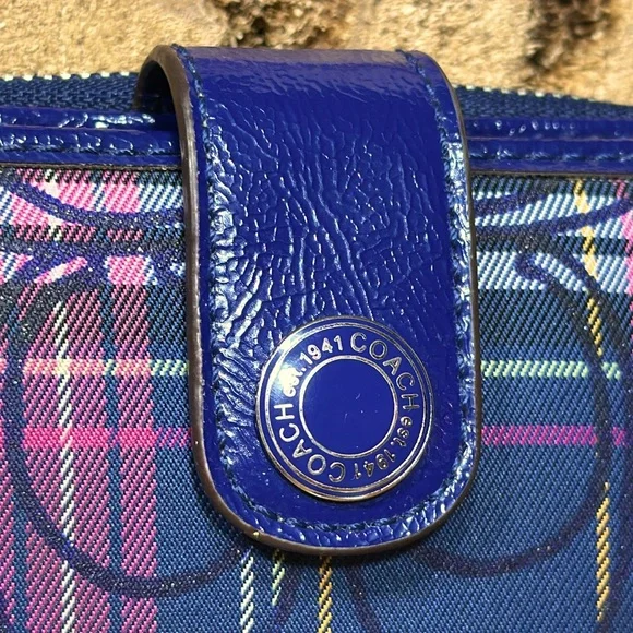 COACH Signature Tartan Snap Wallet - Picture 3 of 16